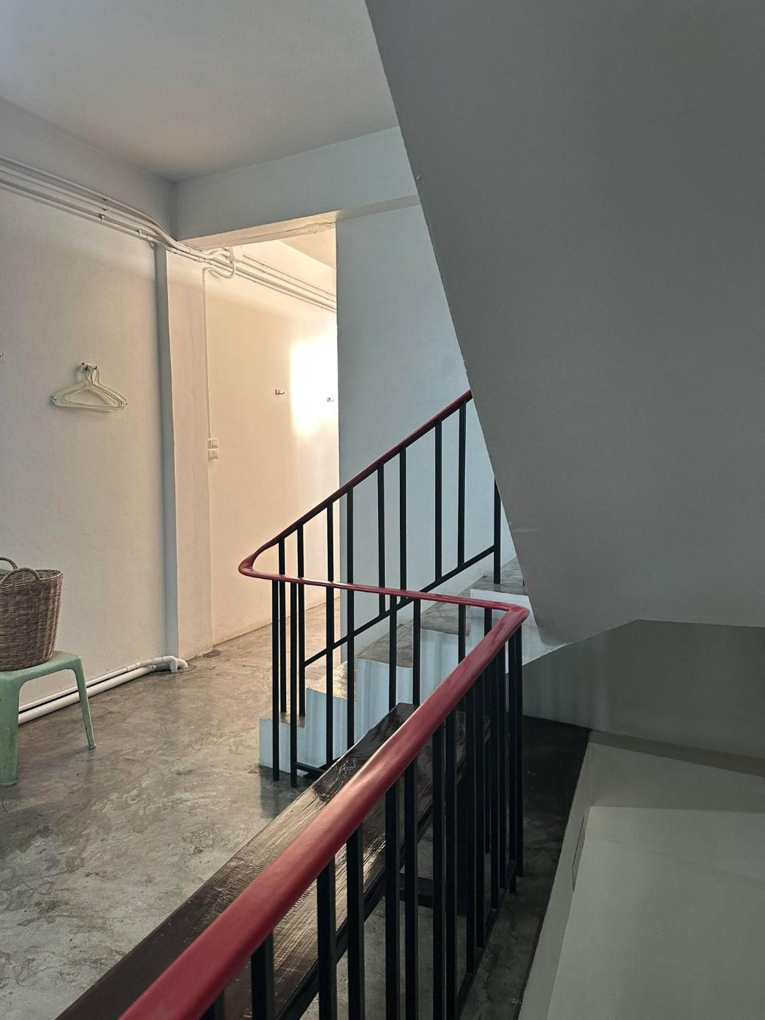 The Port Hostel Surat Thani Exterior foto
